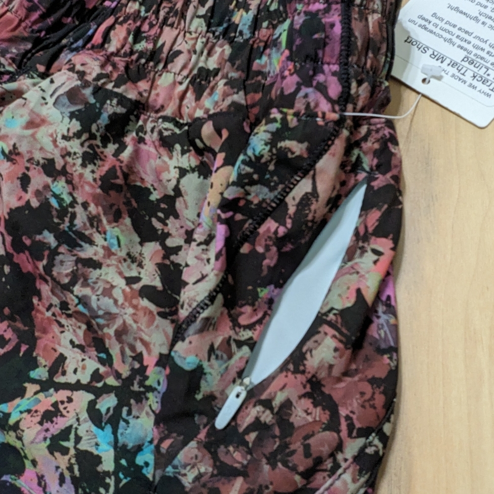 NWT! Lululemon Track That MR Shorts 5" Lines In Stencil Blossom Size 2 - Picture 16 of 16